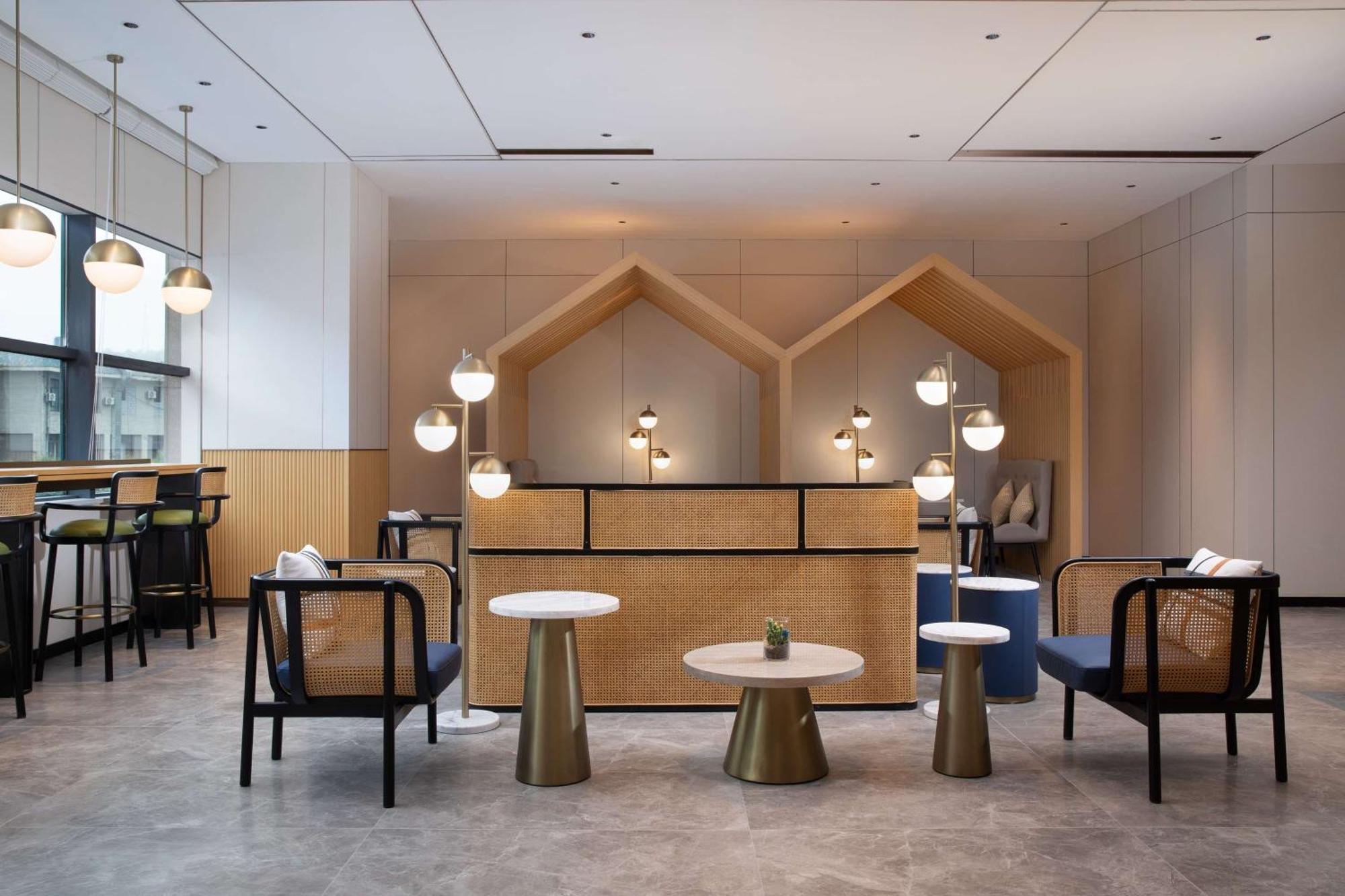Hilton Garden Inn Chengde Mountain Resort ภายนอก รูปภาพ
